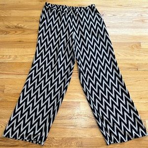 Light Weight Wide Leg Pattern Pant